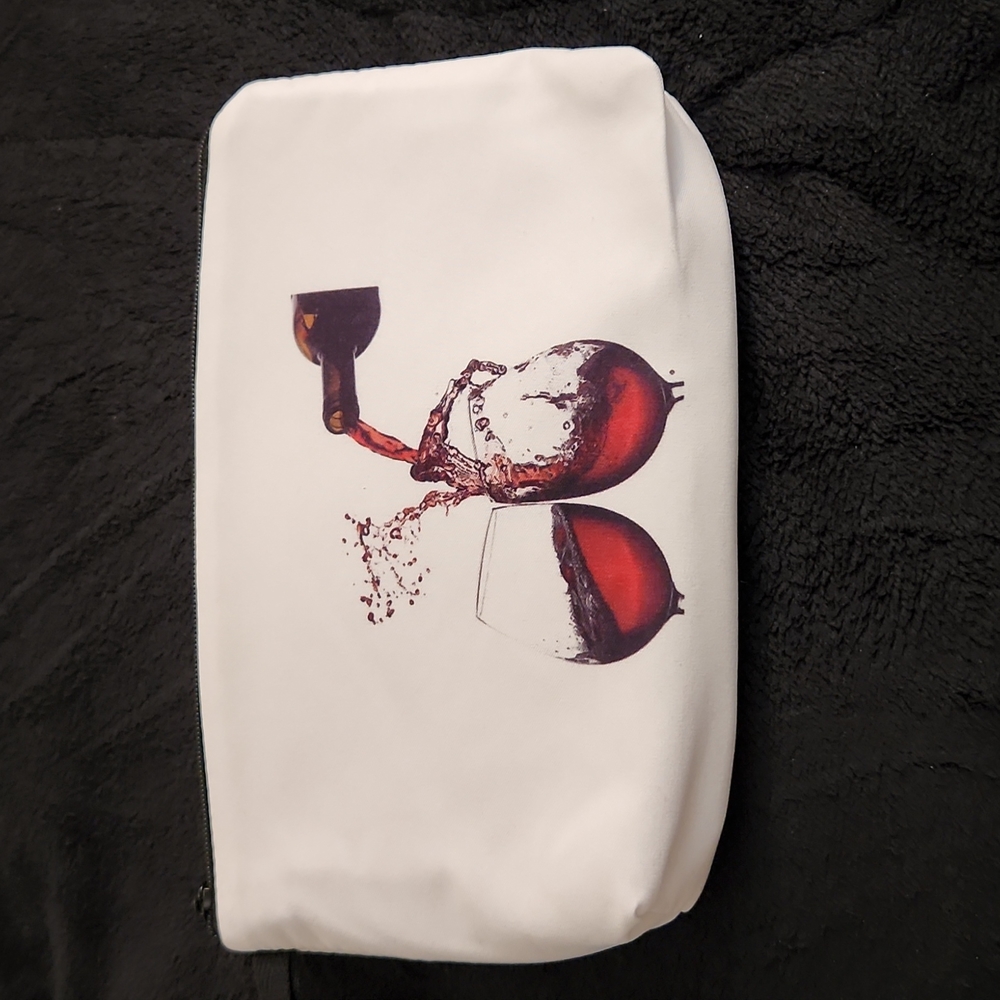 NEW- Cosmetic bag  Wine glasses 🍷